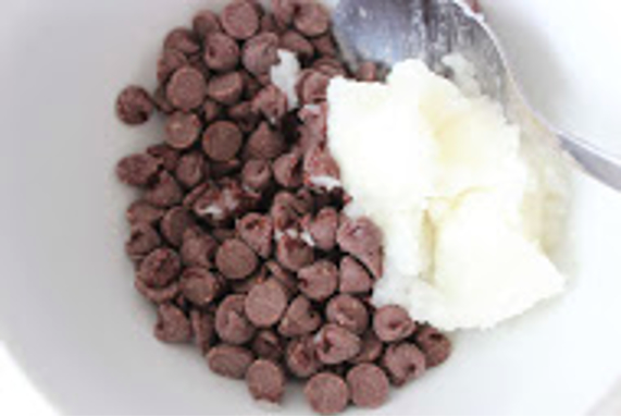 Mix Chocolate chips & coconut oil to make homemade Magic Shell