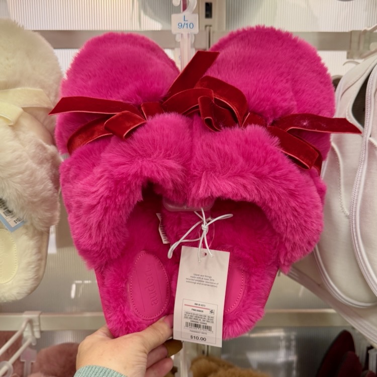 40% off Shoes & Slippers (11/16 only)